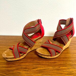 Sofft Women’s Cary Leather Strappy Striped Wedge Sandal-Red, Size 7M.